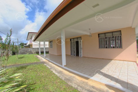 Maison/villa en location à Cayenne, 102m2,   4 pièce(s) - REF 1472